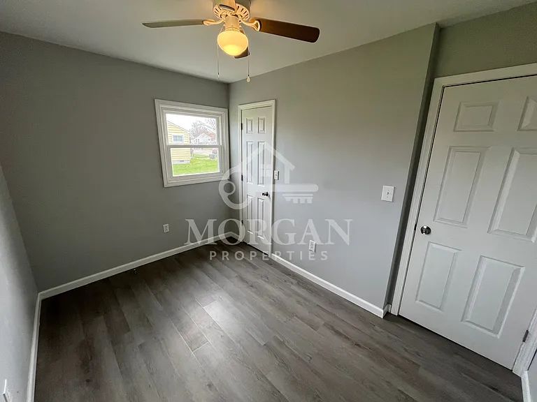 703 E 28th St — Photo 5