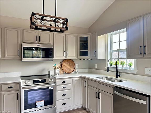 2nd image of 6148 Tory Ct
