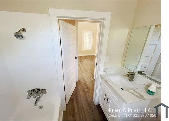 5th image of 2115 Norwood St #1B