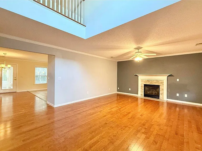 108 Willowbend Ln — Photo 4