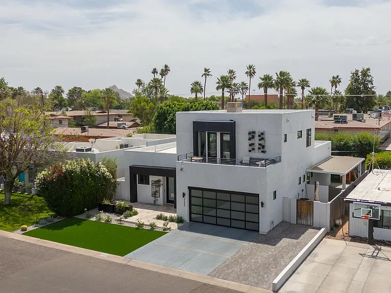 4533 E Devonshire Ave — Photo 52