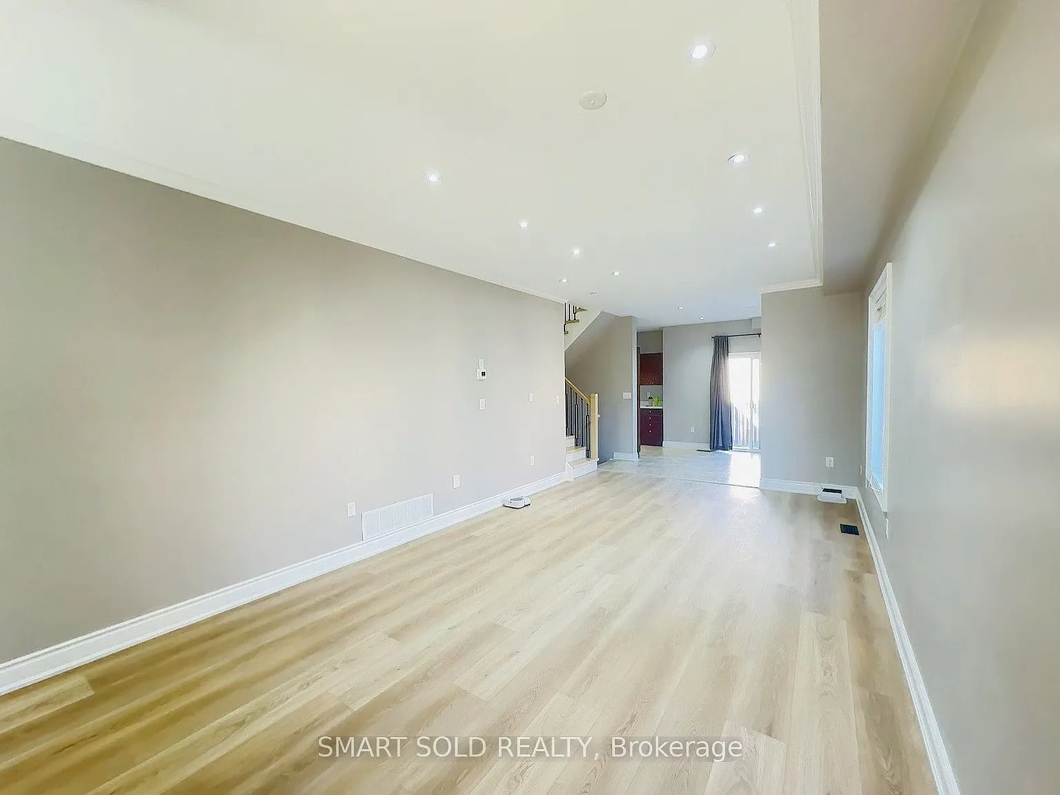 3 bed, $3,000 — Photo 2