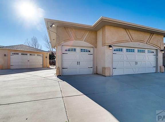 4th image of 73 Altadena Dr