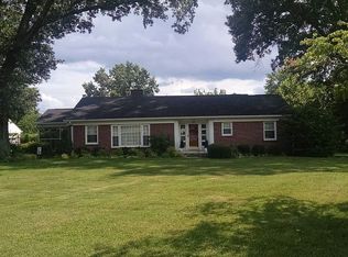 465 Valley Dr, Bristol, VA 24201