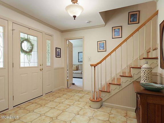 3rd image of 26 Ellen Court