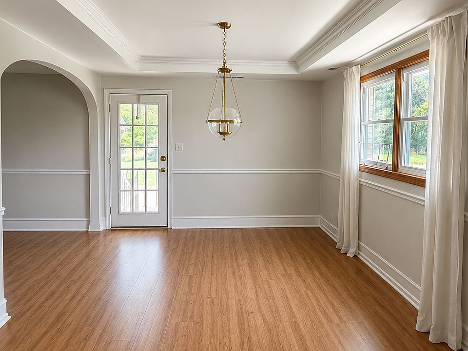 1st image of 116 Eagle Hill Rd