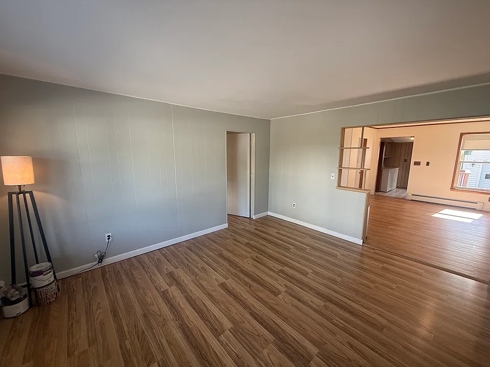123 Dumont Ave #1