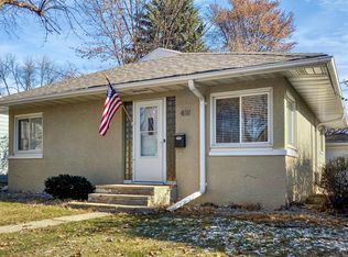 418 N 26th St, Grand Forks, ND 58203