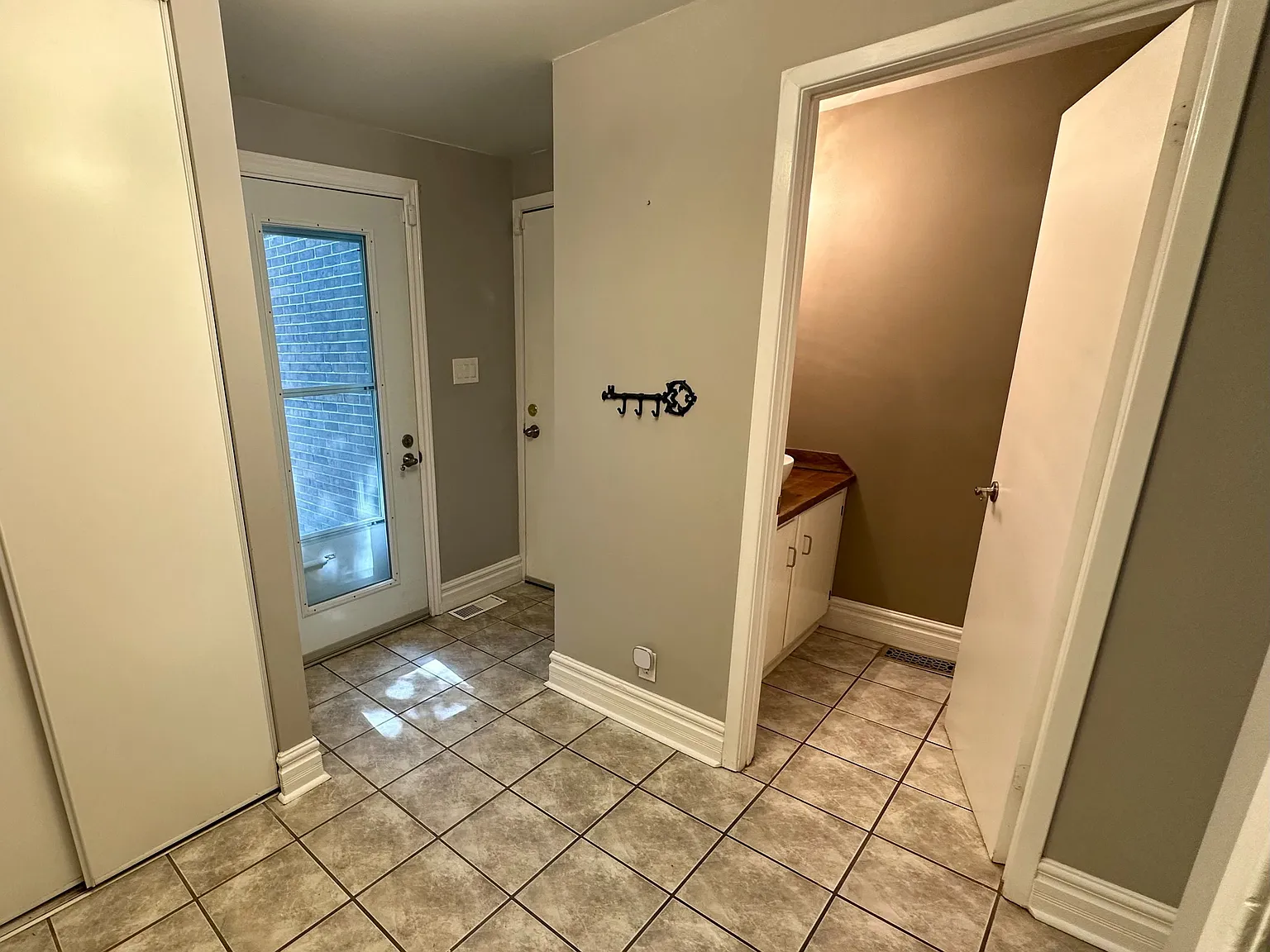 3 bed, $2,600 — Photo 3