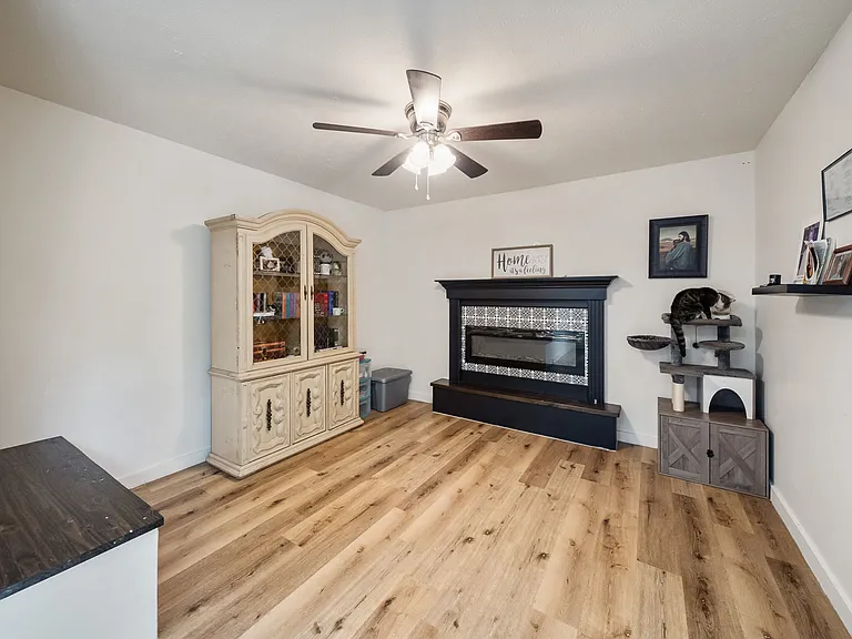 606 Sunset Dr — Photo 8