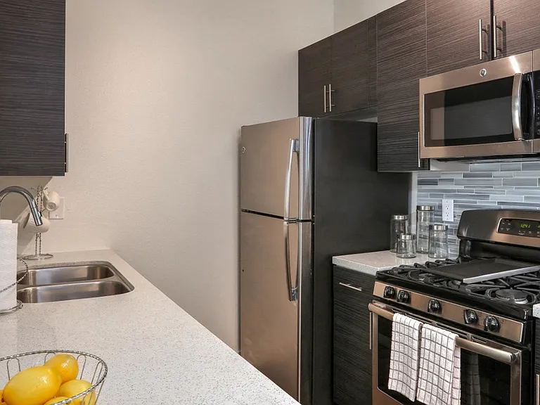 Midvale Apartments — Photo 12