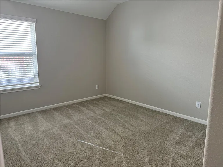 24515 Bludana Ln — Photo 9