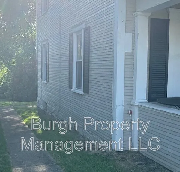 302 S 11th St — Photo 3