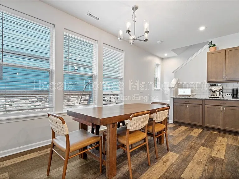 9239 Hawley Dr — Photo 10