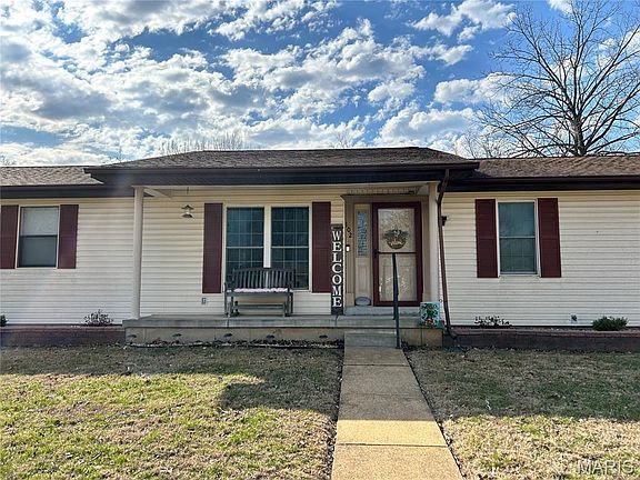 4th image of 102 Laura St