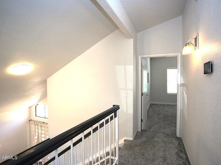 924 E Manor Dr — Photo 10