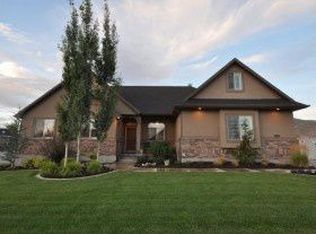 1889 S Lake Ridge Dr, Kaysville, UT 84037