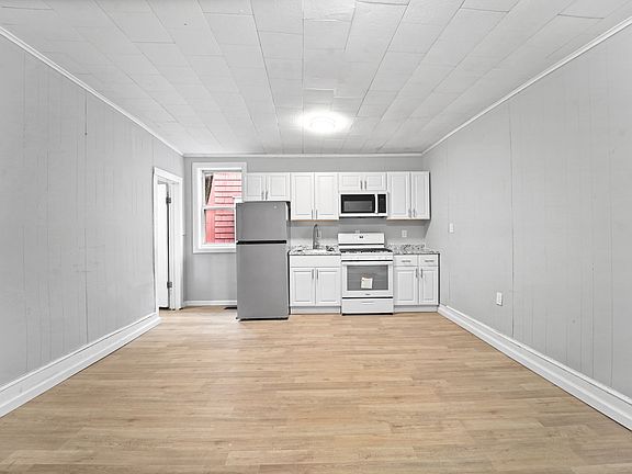 3rd image of 28 Lydia St