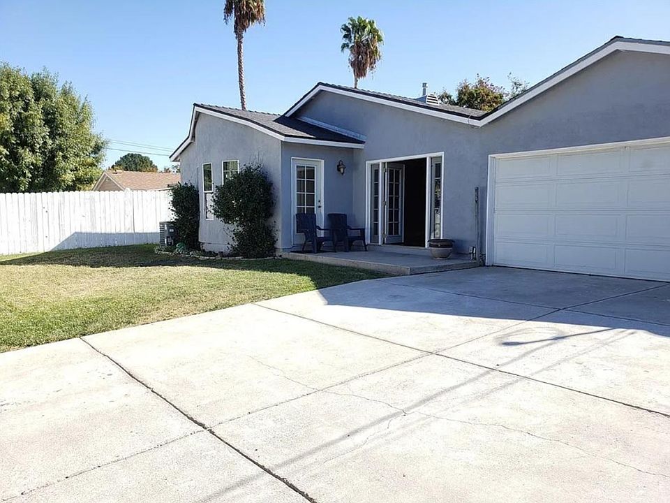 1st image of 23925 Victory Blvd