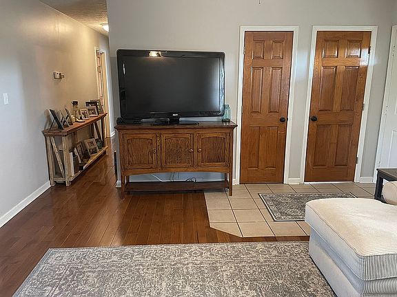 Living room 15' x 15'3"