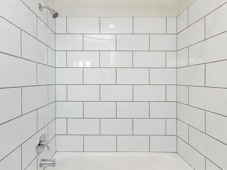 1306 N Main St — Photo 12