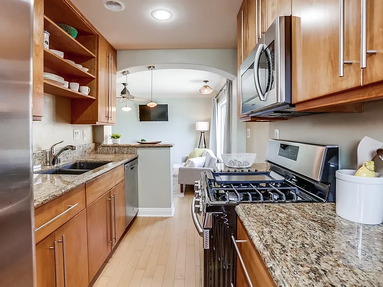 1049 Felspar St #20 — Photo 15
