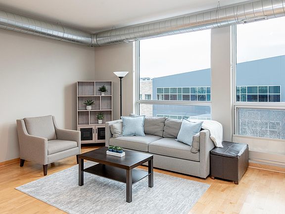 2nd image of 1211 Lagoon Ave Unit 403