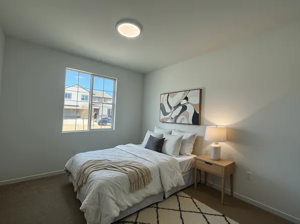 9574 Silverstein Dr, Riverside, CA 92508