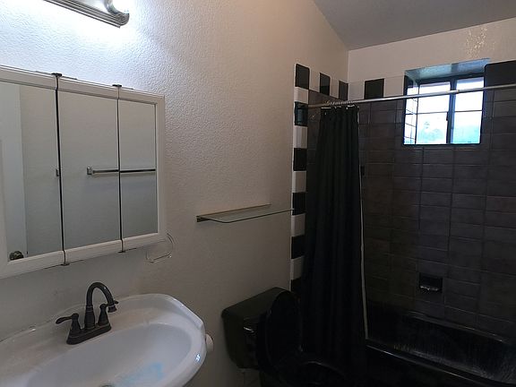3rd image of 4242 La Salle Ave #A