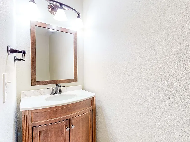 372 Los Alamos Rd — Photo 16