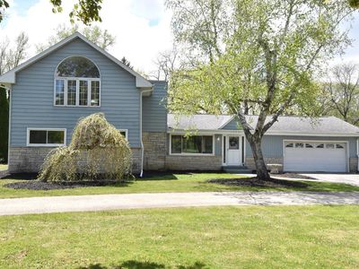 12001 Parkview LANE, Hales Corners, WI, 53130