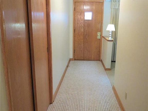 2nd image of 1172 Roseway Ave SE