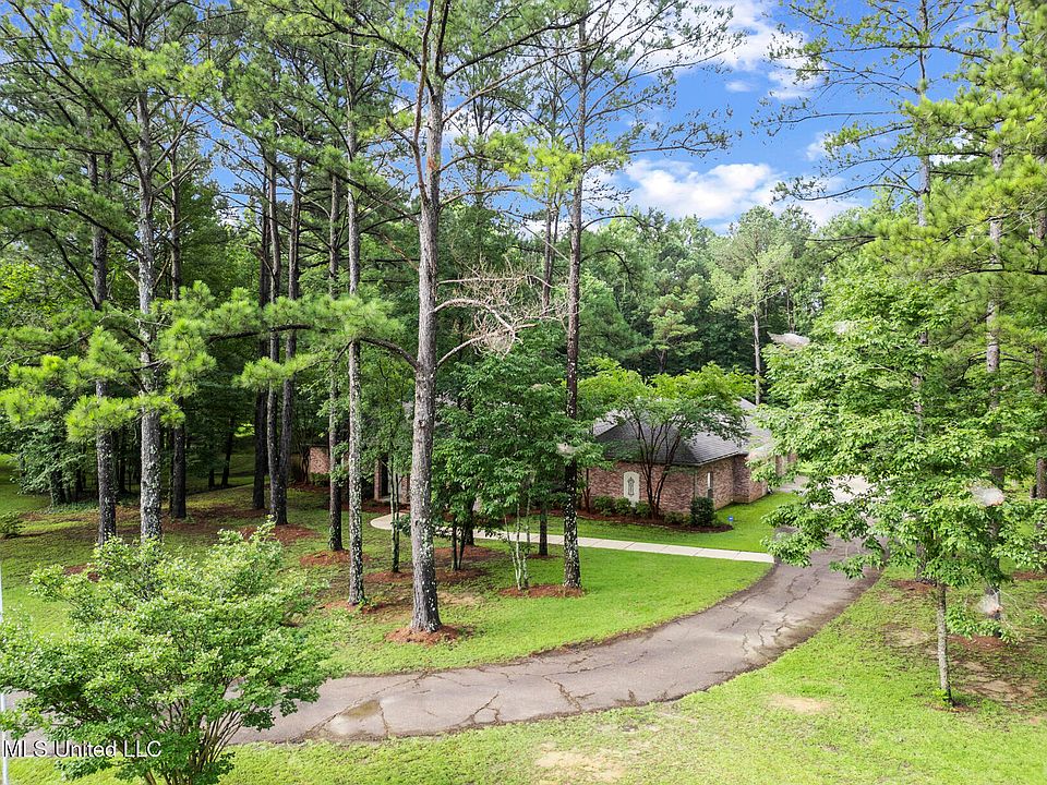 1st image of 191 N Brandon Blvd