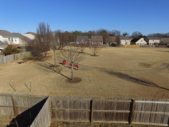 4th image of 7350 Green Ash Dr