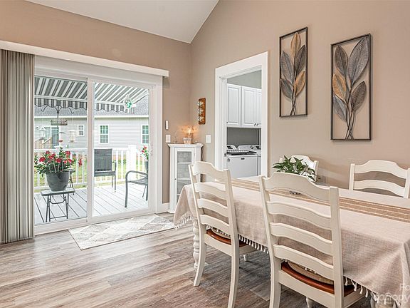 3rd image of 464 Riverwind Dr