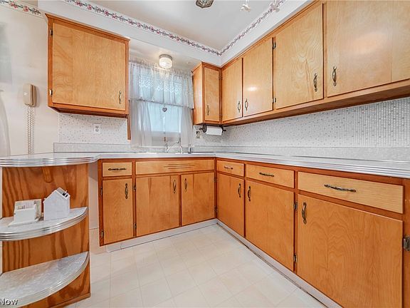 3rd image of 21131 Milan Ave