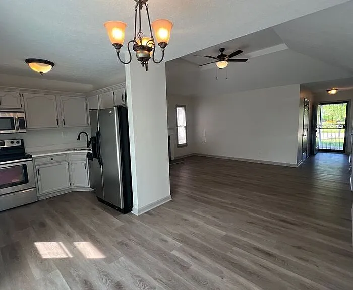 4421 Spring Bay Ct — Photo 3