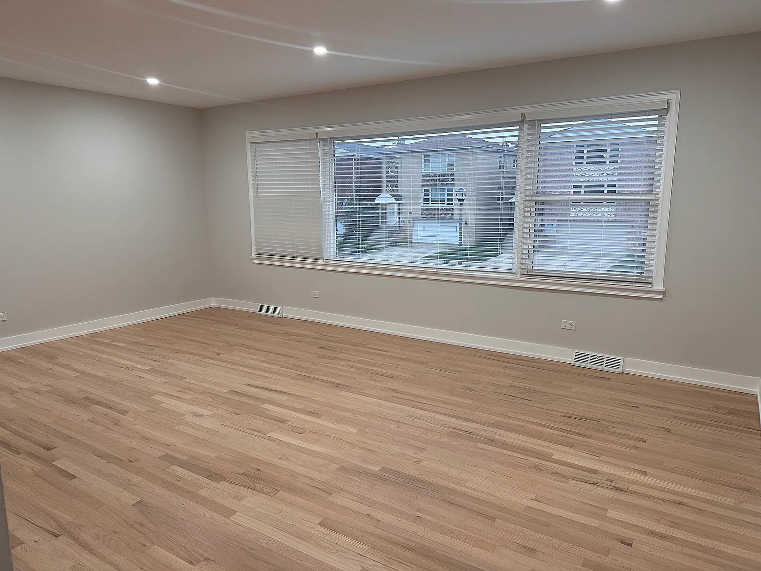 3 bed, 2000 sqft, $2,900 — Photo 2