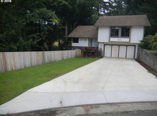 324 Bittersweet Ct, Reedsport, OR 97467
