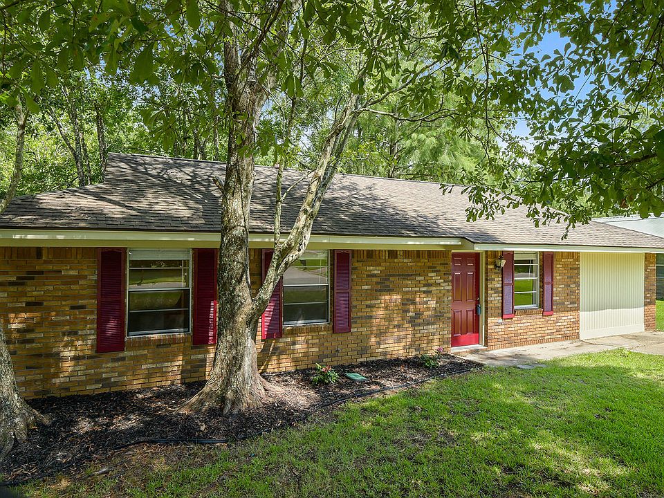 1st image of 207 E Chipwood Dr