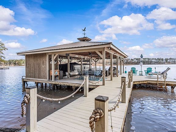 4th image of 142 Dogwood Dr SE