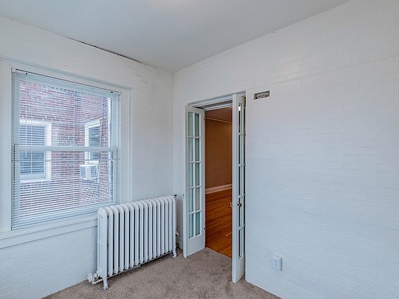 3rd image of 524 S 31st St APT 20