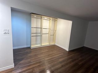 18358 San Fernando Mission Blvd, Porter Ranch, CA 91326