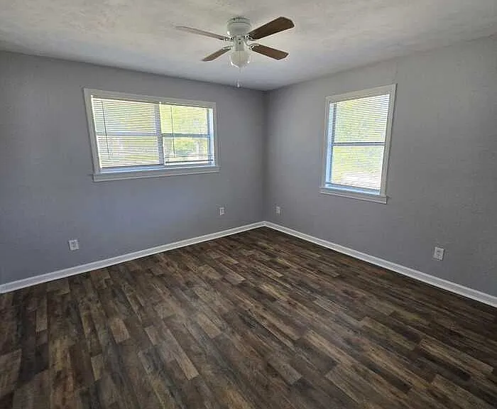 310 S Wickham St — Photo 12