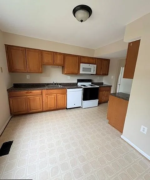 6021 Bonnie Bern Ct — Photo 3