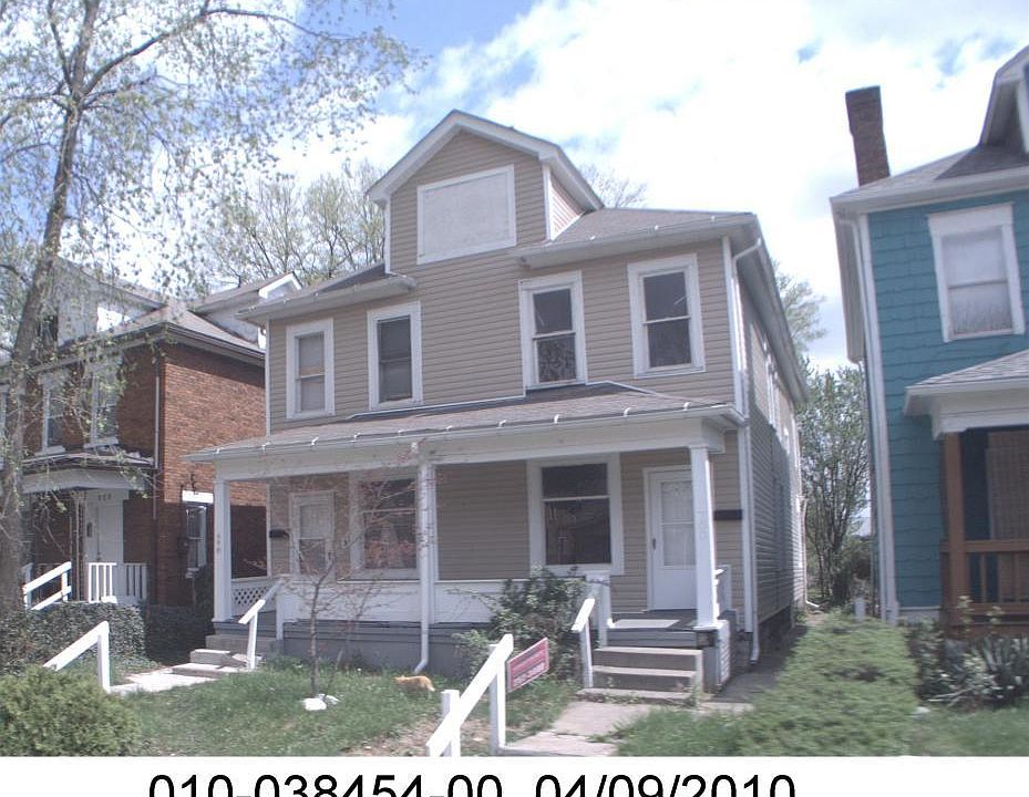 1st image of 698-700 Kelton Ave