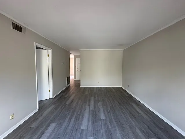 2261 Robin Lyn Ct — Photo 4