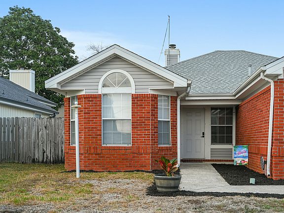 3rd image of 303 W Danielle Ct