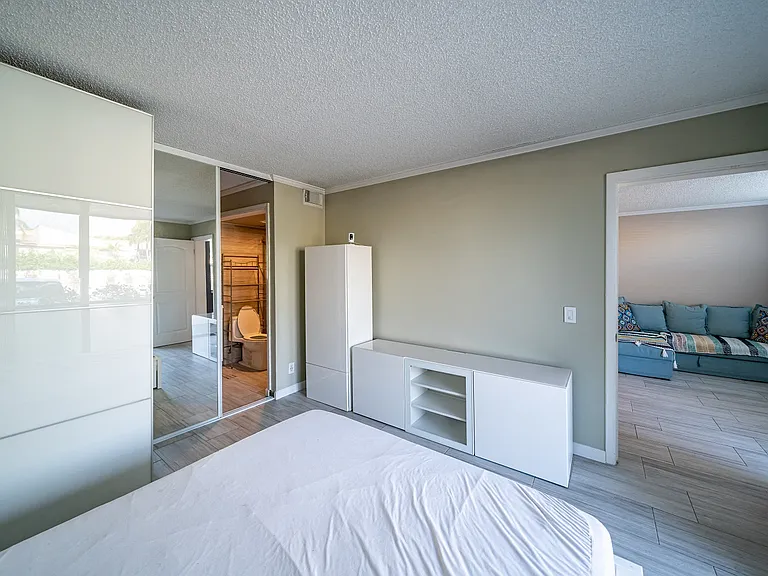 Bella Lago Vista — Photo 12