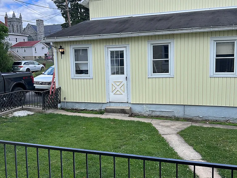 121 S Wayne St — Photo 16